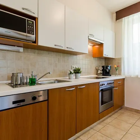 Club Birdland Luxusapartman Apartment Buk