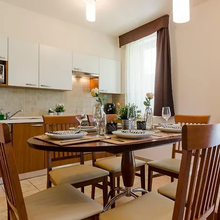 Club Birdland Luxusapartman Apartment Buk
